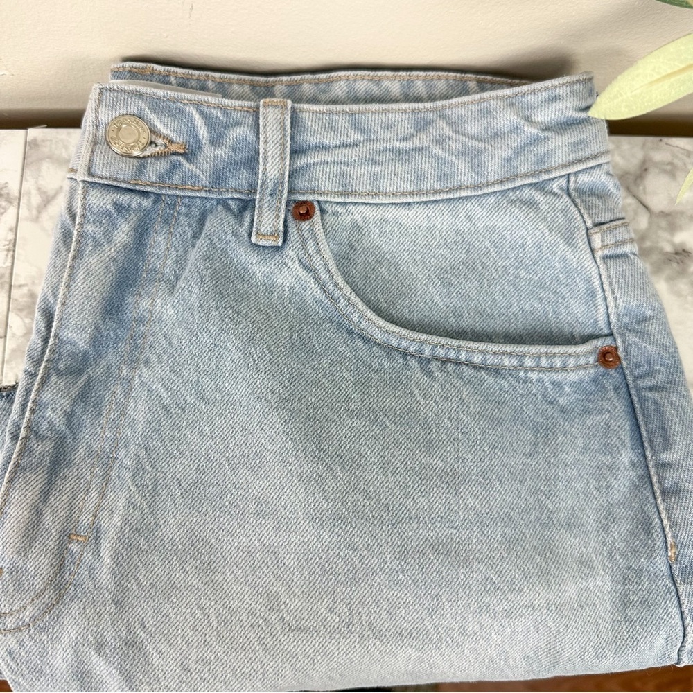 TOPSHOP Denim Shorts A-Line Mom Shorts Bleach Wash - Picture 13 of 17